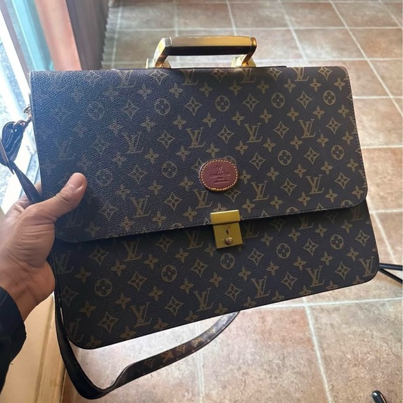 Louis Vuitton laptop bag - Picture 1 of 6